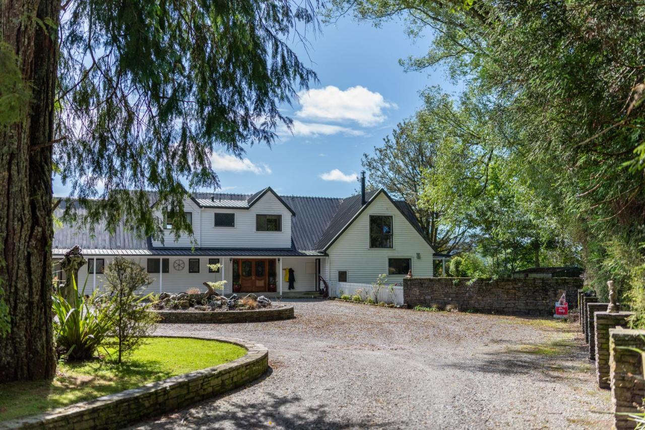 Westholm Lodge Harihari Экстерьер фото