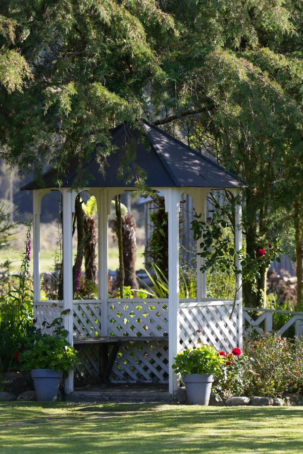 Westholm Lodge Harihari Экстерьер фото